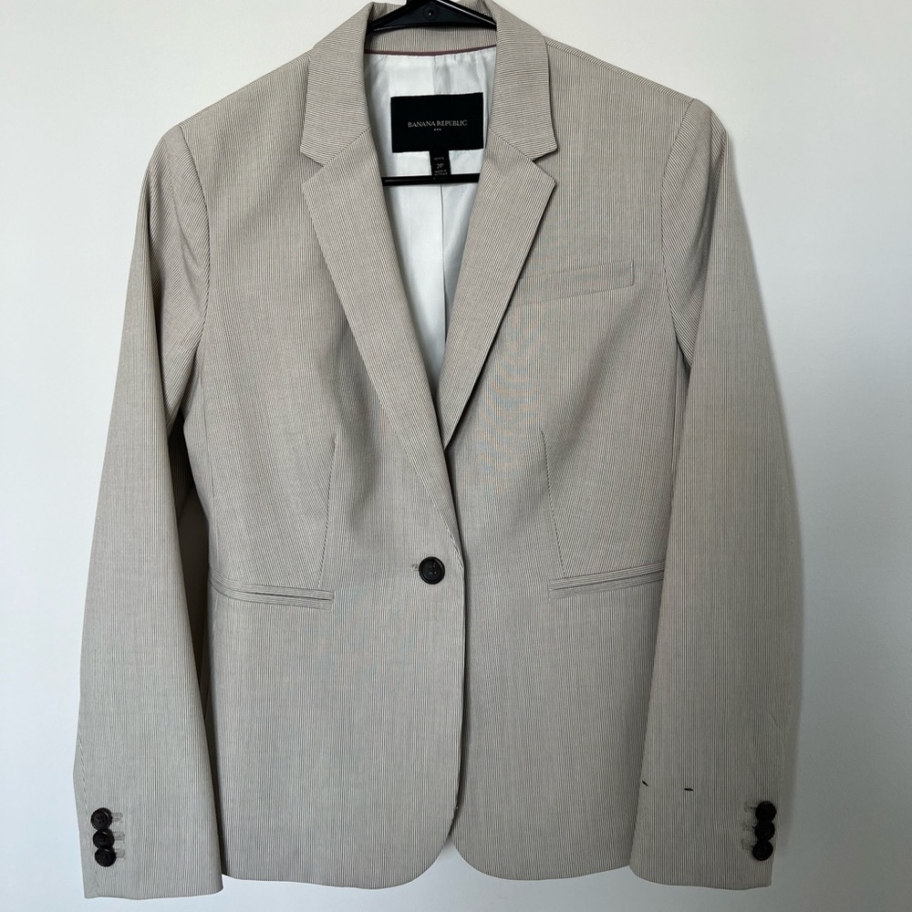 Banana Republic Blazer - white and beige stripes